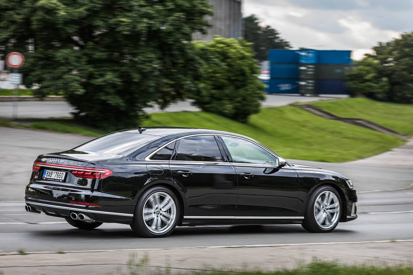 2020-06-audi-s8-24.jpg