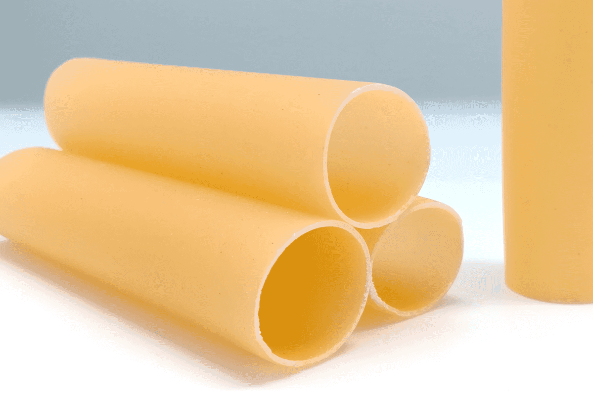 cannelloni: mají tvar dutého válečku, plní se různými náplněmi