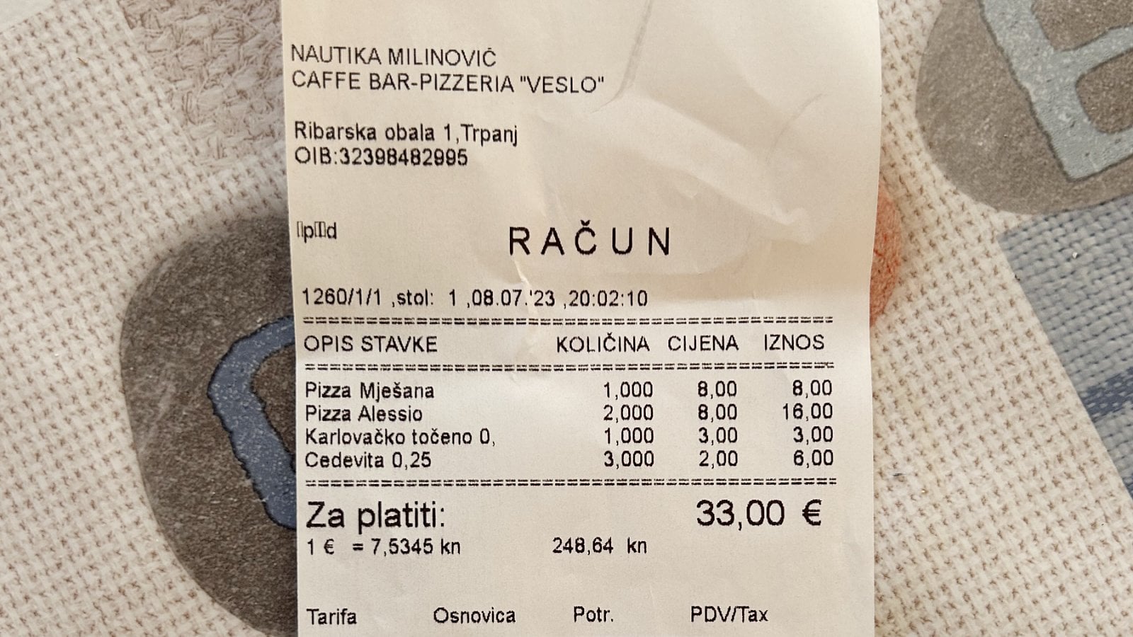 Účtenka z restaurace v Trpanji.