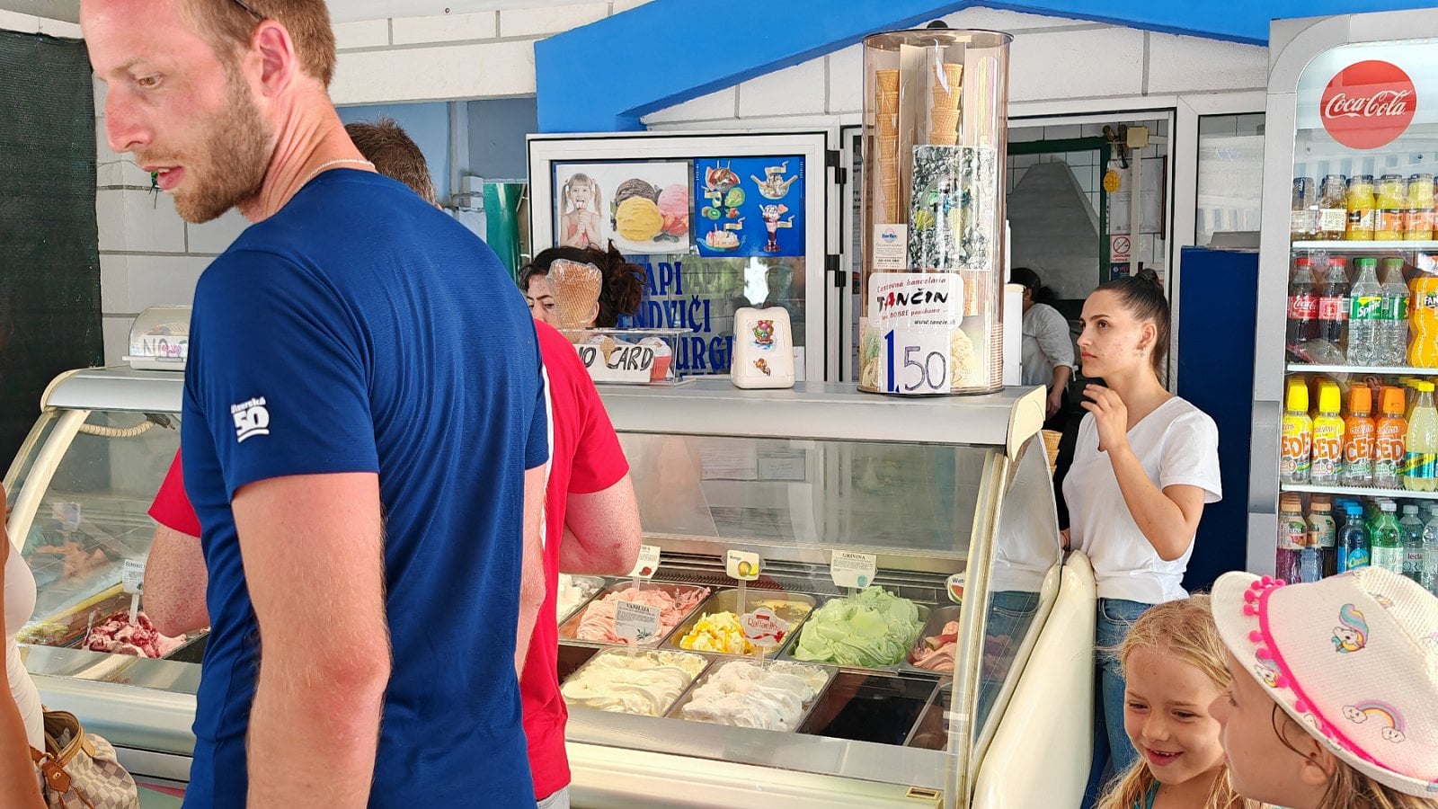V letovisku Sućuraj na ostrově Hvar se dala sehnat zmrzlina za 1,5 euro.