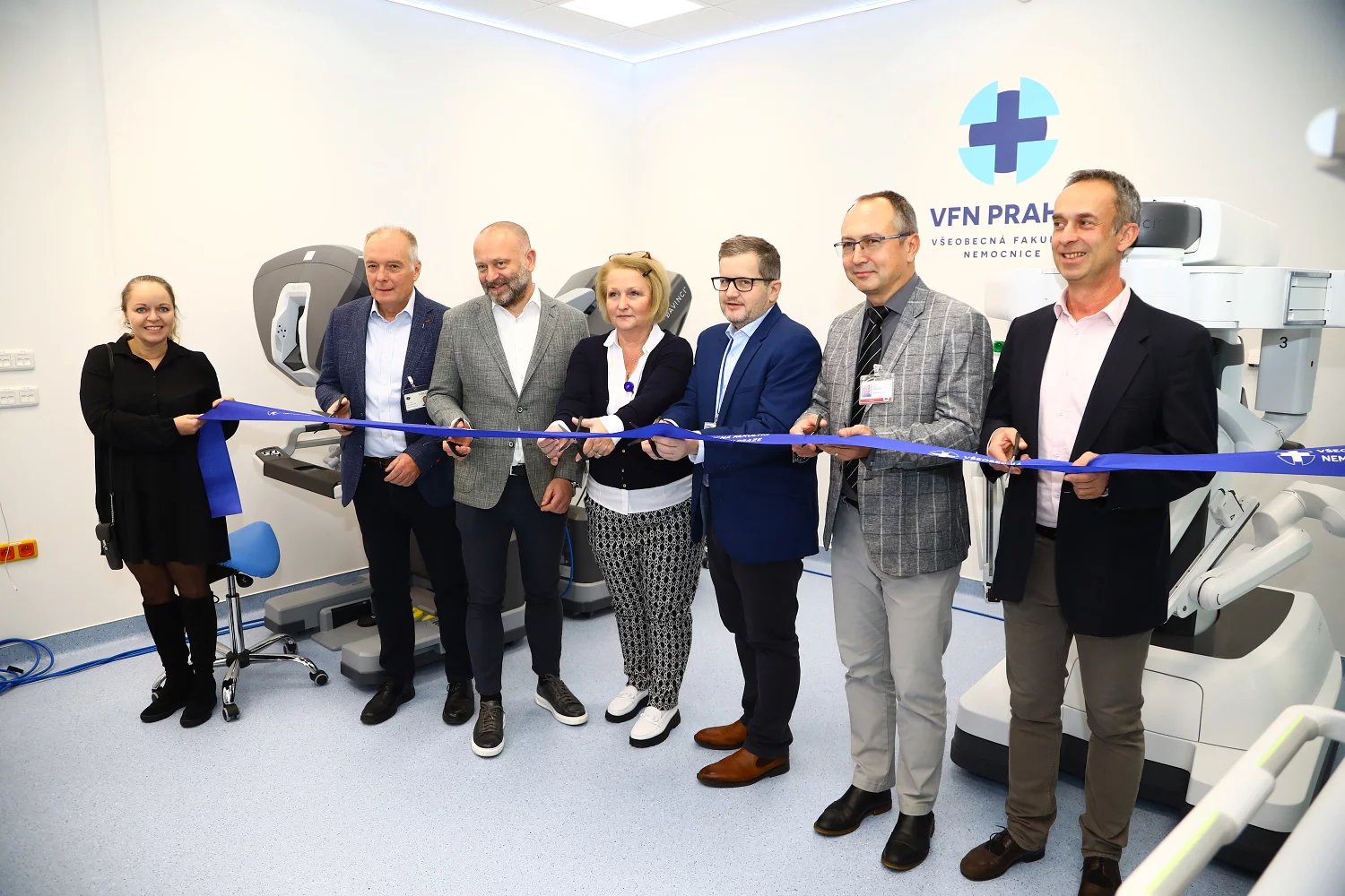 Nové robotické centrum bylo na Urologické klinice VFN slavnostně otevřeno 6. prosince 2023.