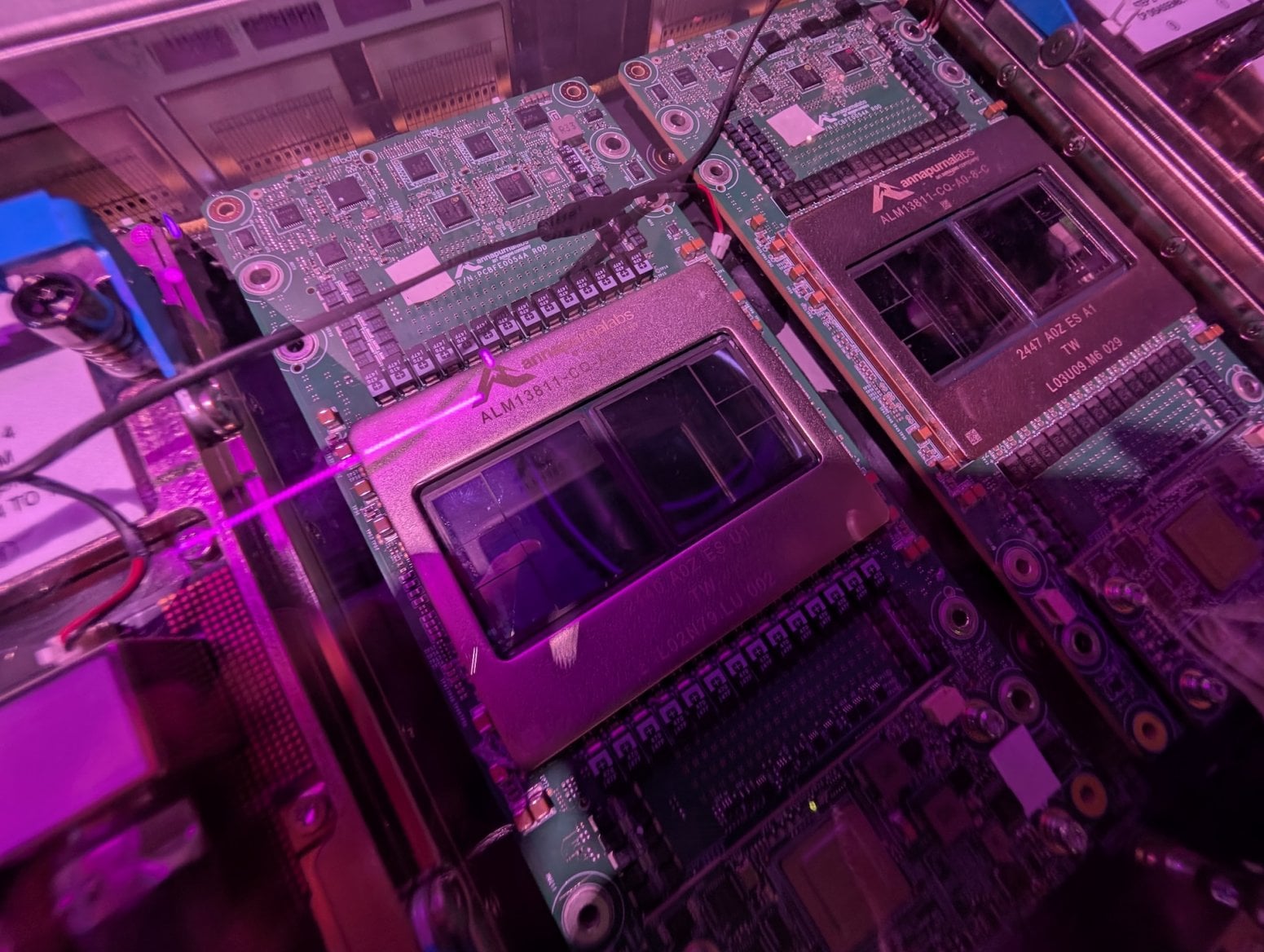 AWS UltraServer, Trainium, Inferentia, Graviton a další hardware