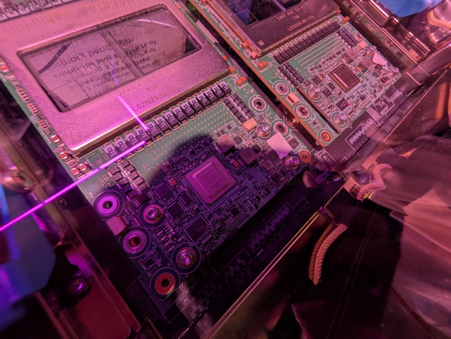 AWS UltraServer, Trainium, Inferentia, Graviton a další hardware