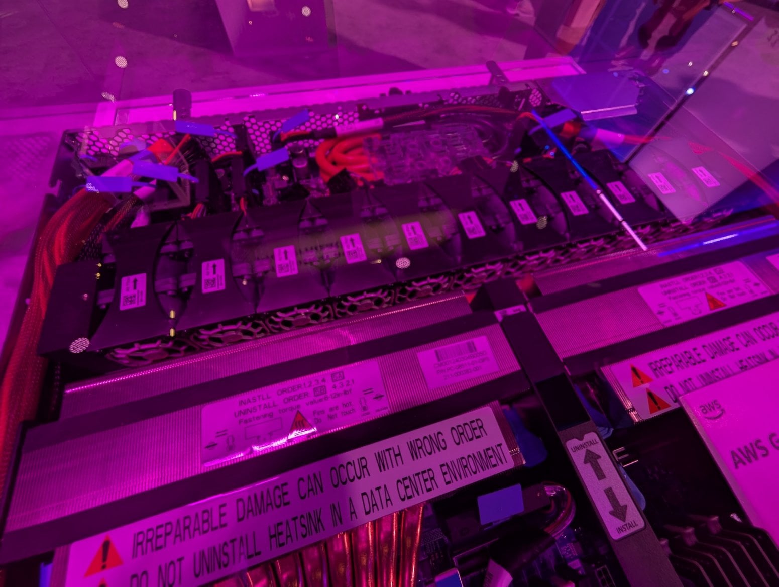 AWS UltraServer, Trainium, Inferentia, Graviton a další hardware