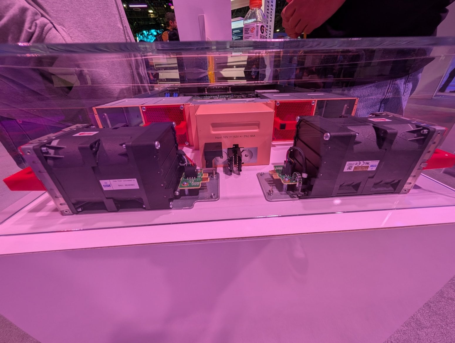 AWS UltraServer, Trainium, Inferentia, Graviton a další hardware