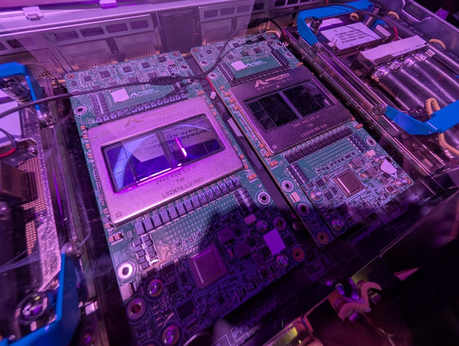 AWS UltraServer, Trainium, Inferentia, Graviton a další hardware