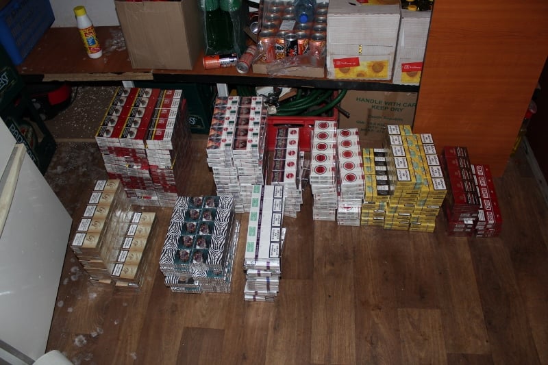 Celníci odhalili statisíce nekolkovaných cigaret