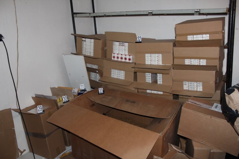 Celníci odhalili statisíce nekolkovaných cigaret