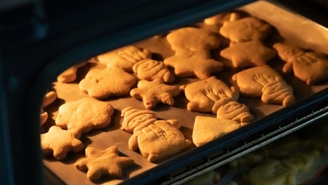 Pečení cukroví v troubě