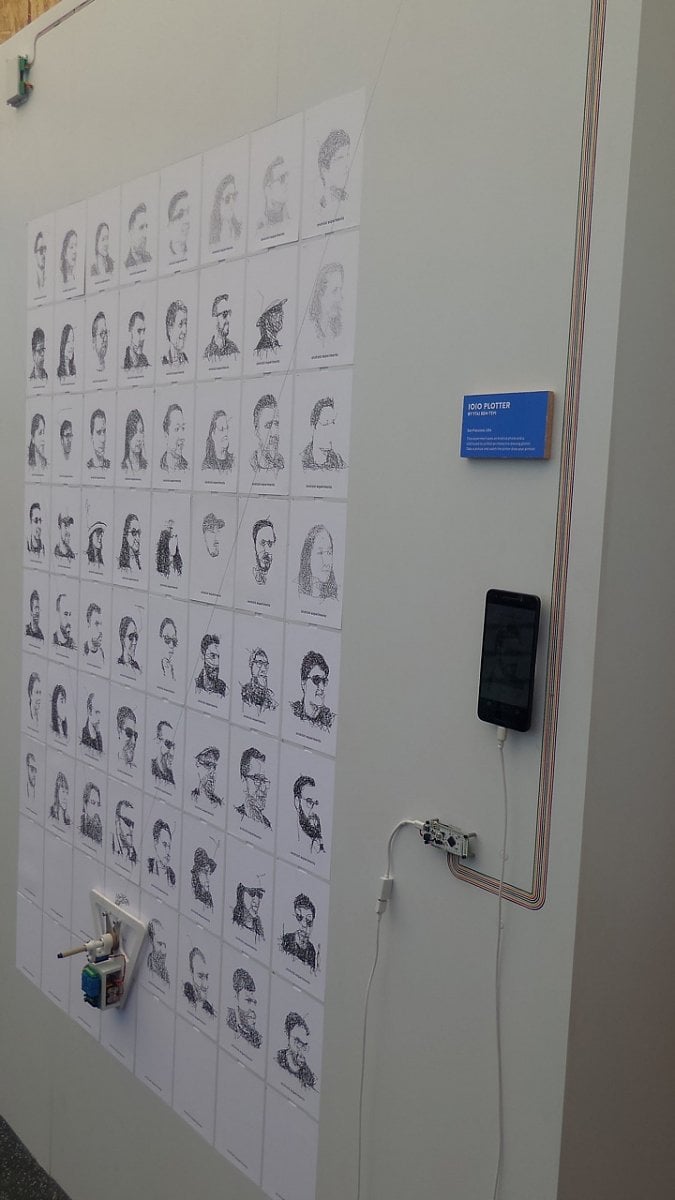 Android experiment - kreslení portrétů robotem