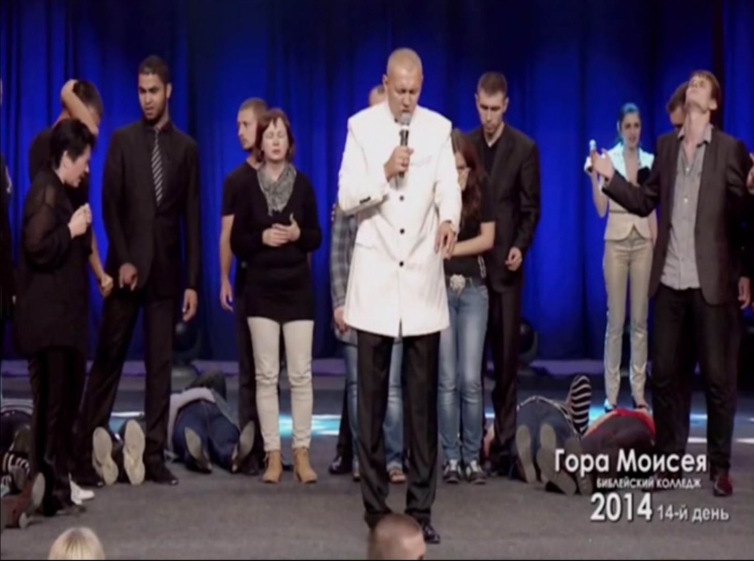 Nové hvězdy na satelitním nebi 1. prosince