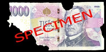 Běžně poškozená bankovka: Necelá bankovka, jejíž plocha je větší 50 %. Fyzická osoba: Může přijetí odmítnout. Právnická osoba a směnárník: může přijetí odmítnou, protože bankovka není celá. Úvěrová instituce provádějící pokladní operace: nevrací zpět do oběhu a předávají ji ČNB.