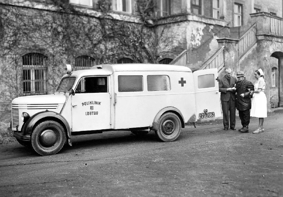 Poválečné Framo bylo věrným obrazem předválečného modelu původního výrobce. Model z první poloviny 50 let má vzácnou nástavbu ambulance