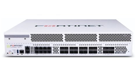 Fortinet má novinku. Firewall FortiGate 1200G cílí na AI infrastrukturu a hybridní sítě