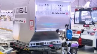 Humanoidní robot bude pomáhat na tokijském letišti