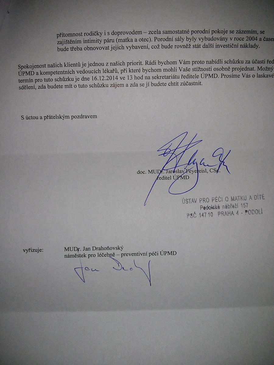 Ústav pro péči pro matku a dítě vracet poplatky nechce. Podle kalkulace jeden doprovod u porodu znamená pro porodnici v Podolí náklady ve výši 1500 Kč