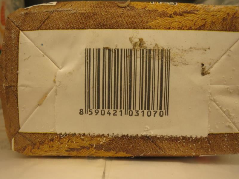 Nebezpečné potraviny - Albert Ústí nad Labem prodával rlzné druhy mouky napadené škůdci. Povrch výrobků byl znečištěn činností škůdců (byla zjištěna přítomnost pavučinek). Uvnitř výrobků se vyskytovali živí i mrtví škůdci v různých fázích vývoje a stopy po jejich činnosti (pavučinky). Výskyt stop po činnosti škůdců byl zjištěn i na regále, kde byly výrobky nabízeny k prodeji.