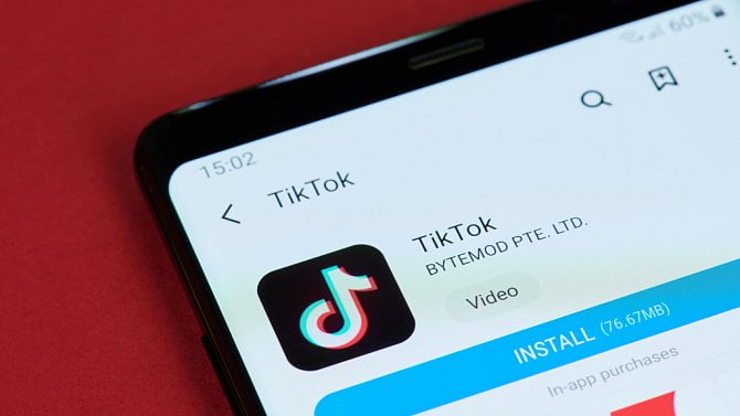 Přístup k datům uživatelů mohou mít i zaměstnanci v Číně, přiznal poprvé TikTok