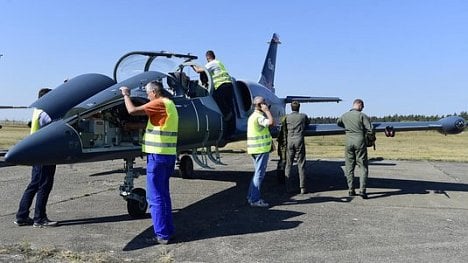 Náhledový obrázek - Ukázkový letoun L-39CW se představil v Aeru Vodochody