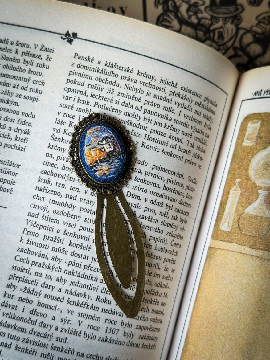 Záložka do knihy s výšivkou od Krinolína Art