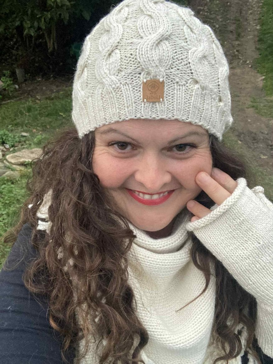 Vlněná čepice s velkými osmičkami od Jadoli