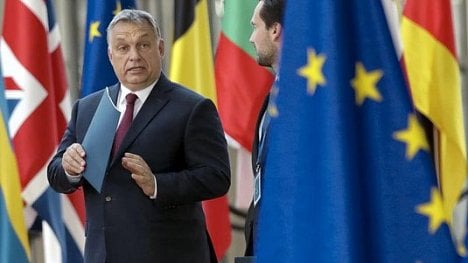 Náhledový obrázek - Evropští lidovci pozastavili členství Orbánově straně Fidesz