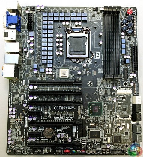 Gigabyte GA-Z77X-UP7 (Zdroj: KitGuru)