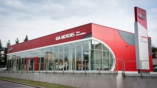 Náhledový obrázek - Kia v Praze otevřela první autosalon v novém designovém standardu Red Cube