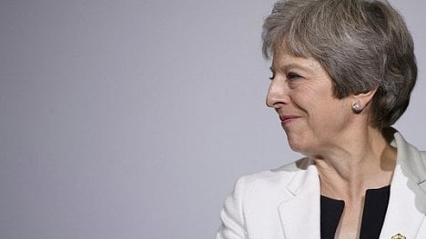 Náhledový obrázek - Chaos odvrátí jen schválení brexitové dohody, říká Mayová. Na případný plán B dostala tři dny