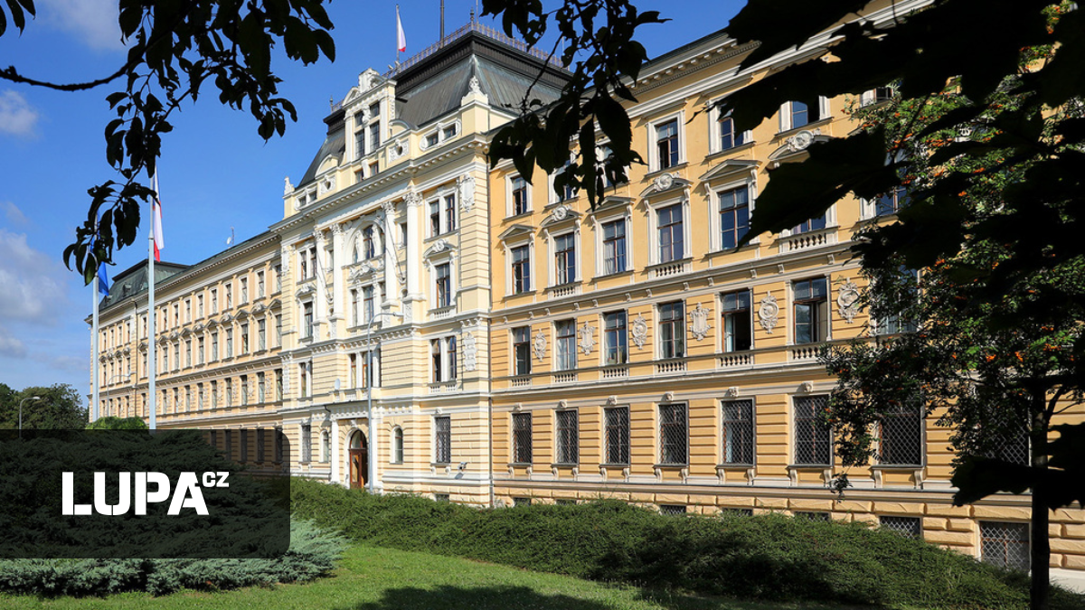 ČR má novou bezpečnostní strategii. Zmiňuje čínské ICT a stát chce zasahovat do volného trhu