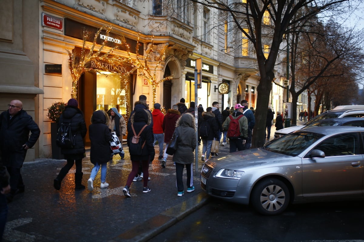 Vánoce v jedné z nejdražších českých ulic. Navštivte Pařížskou