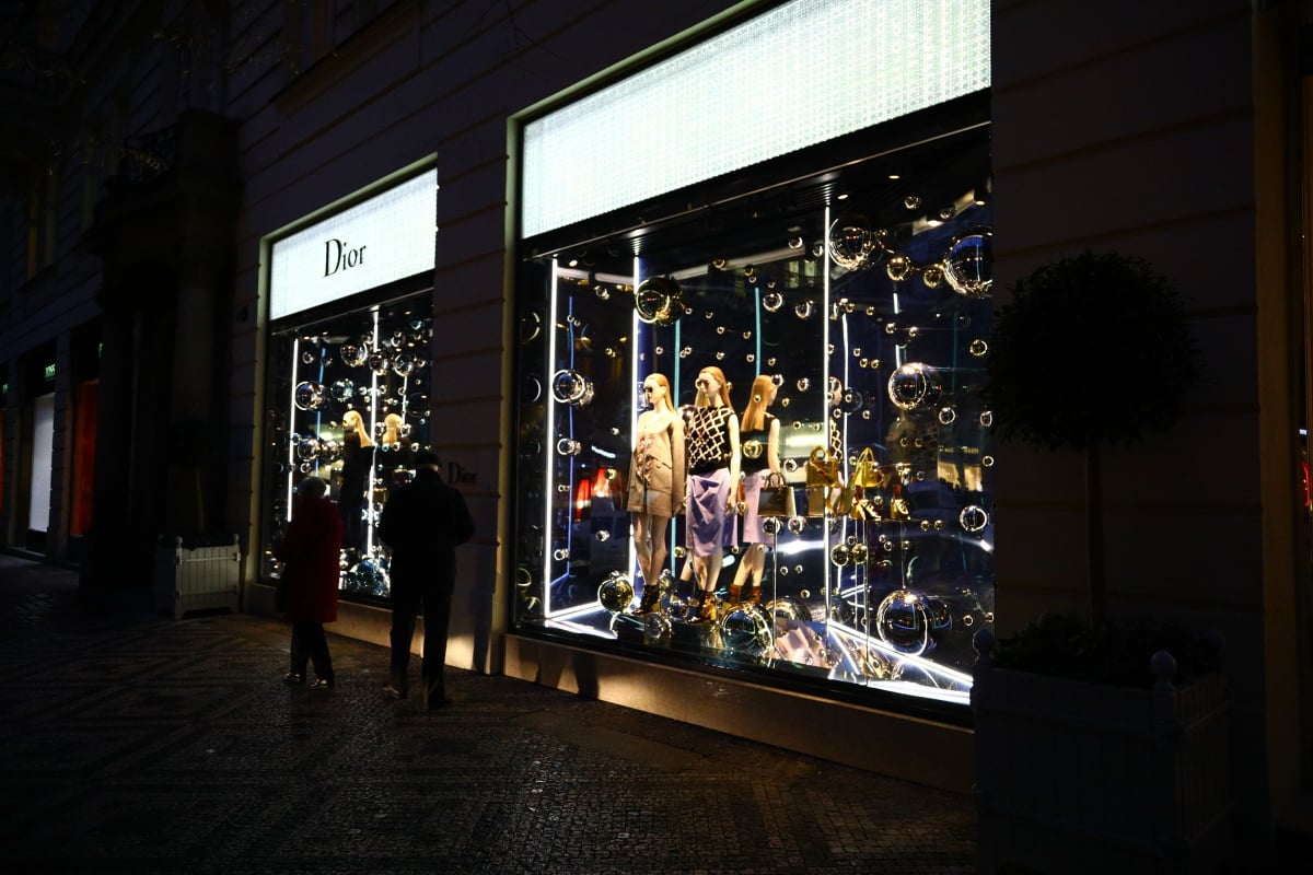 Vánoce v jedné z nejdražších českých ulic. Navštivte Pařížskou