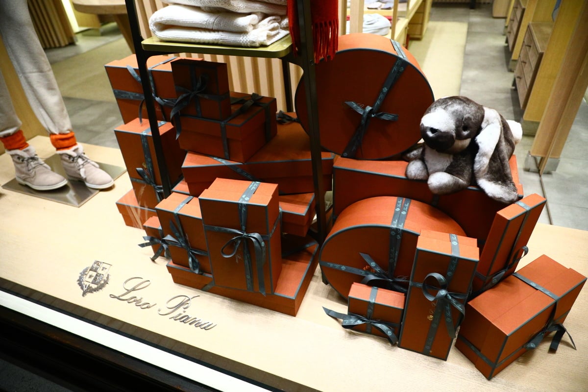 Vánoce v jedné z nejdražších českých ulic. Navštivte Pařížskou