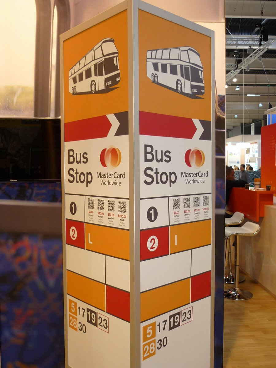 Přes QR kód můžete koupít předplatní jízdenku v londýnské MHD.