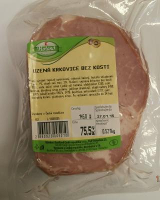 Uzená krkovice bez kosti. Kategorie: Falšované potraviny. Nevyhovující parametr:
obsah masa. Výrobek obsahoval méně masa, než bylo uvedeno na obale. Spotřebitel tak byl uváděn v omyl označením: "Složení: vepřová krkovice bez kosti 85 %..."
Výrobce: Kaufland Česká republika v.o.s. Místo kontroly: Kaufland Česká republika v.o.s., Brno