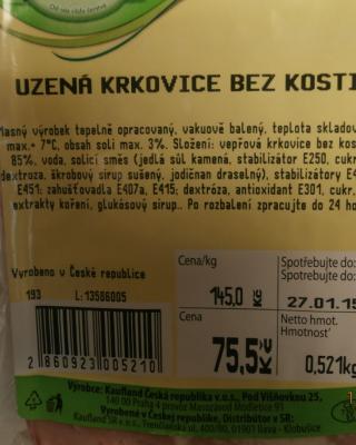 Uzená krkovice bez kosti. Kategorie: Falšované potraviny. Nevyhovující parametr:
obsah masa. Výrobek obsahoval méně masa, než bylo uvedeno na obale. Spotřebitel tak byl uváděn v omyl označením: "Složení: vepřová krkovice bez kosti 85 %..."
Výrobce: Kaufland Česká republika v.o.s. Místo kontroly: Kaufland Česká republika v.o.s., Brno