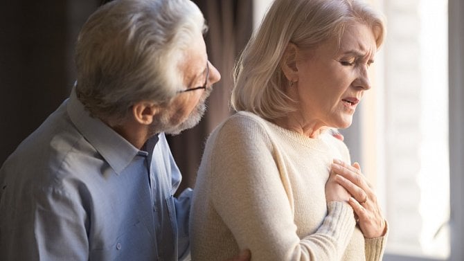 Reflux jícnu může připomínat infarkt myokardu. Co jíst a čemu se v případě obtíží vyhnout?