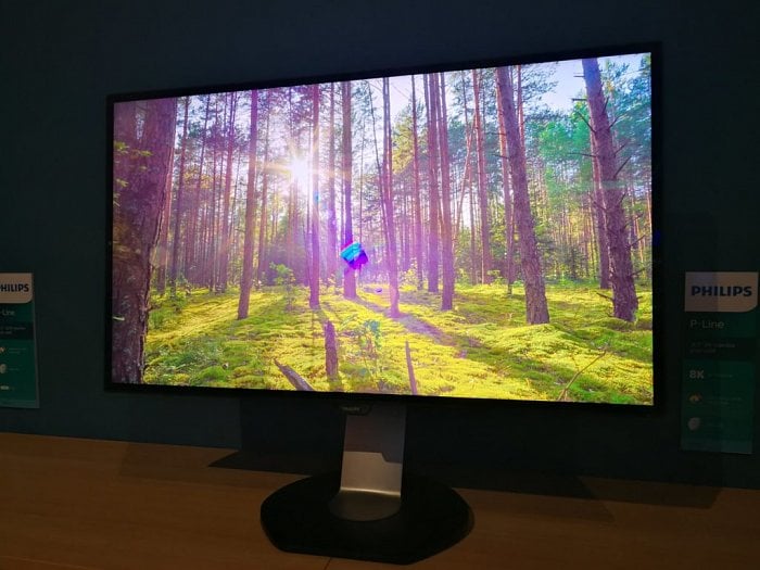 Philips 328P8K vystavený na veletrhu IFA 2017 (Foto: AnandTech)