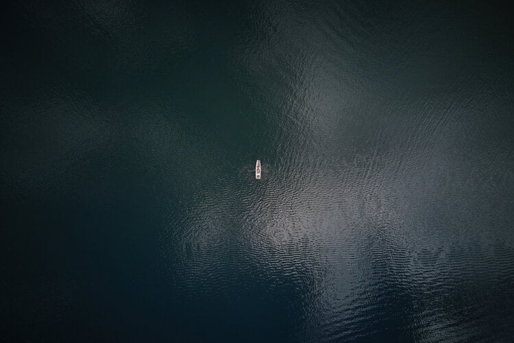 2022-01-Prodesi_Domesi_Na_Vranovske_prehrade_Chata_jako_kajuta_n