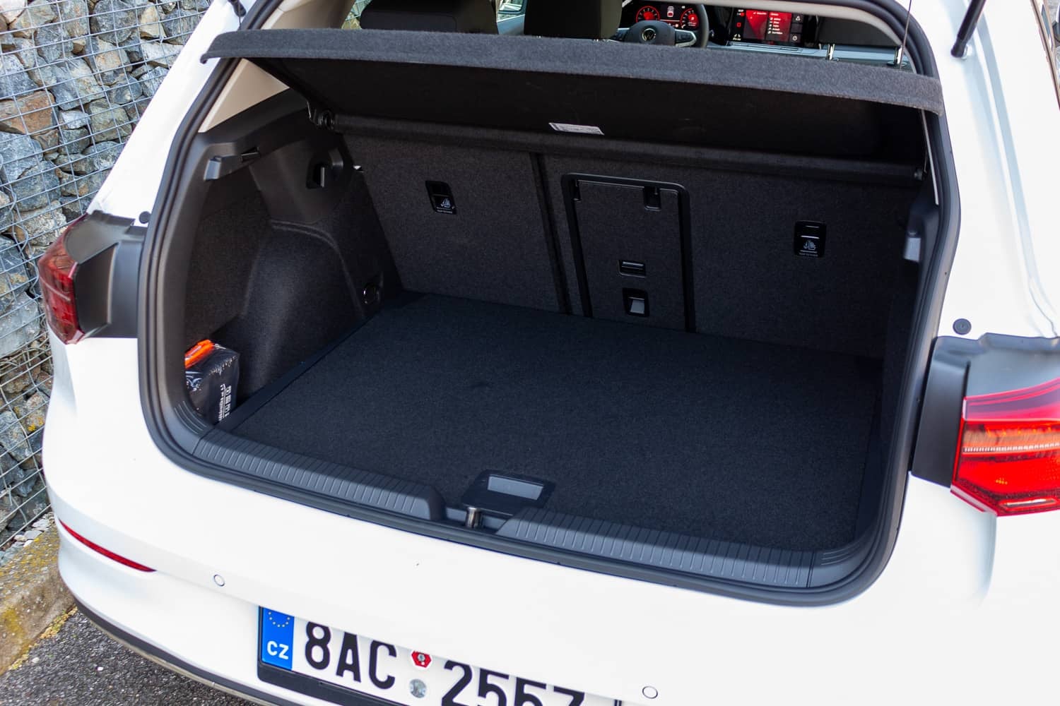 2020-04-Volkswagen-Golf-1.5-eTSI-2020-27.jpg