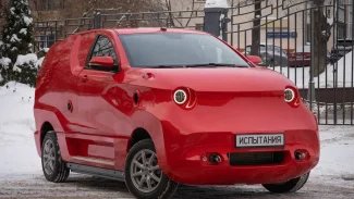 Náhledový obrázek - Ruské kladivo na americkou Teslu se jmenuje Avtotor Amber. Baterky dodá Rosatom, vyrábět se má od roku 2025