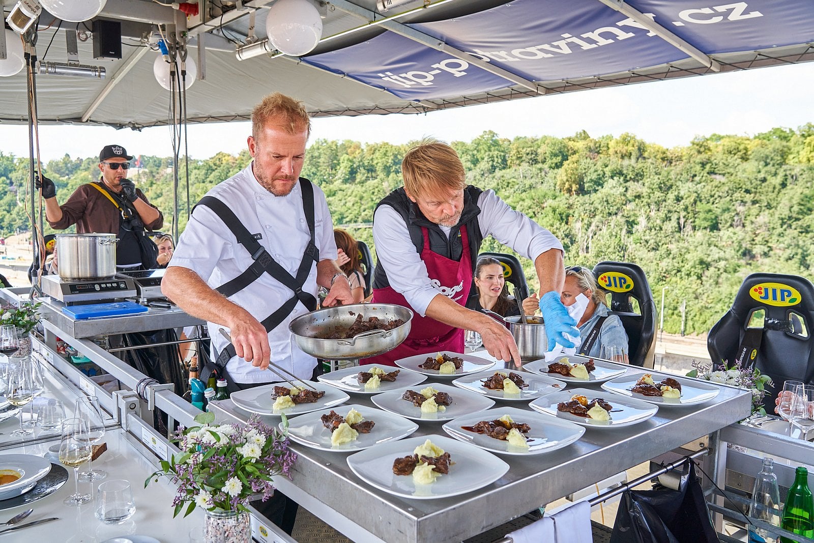 Dinner in thy Sky 2021