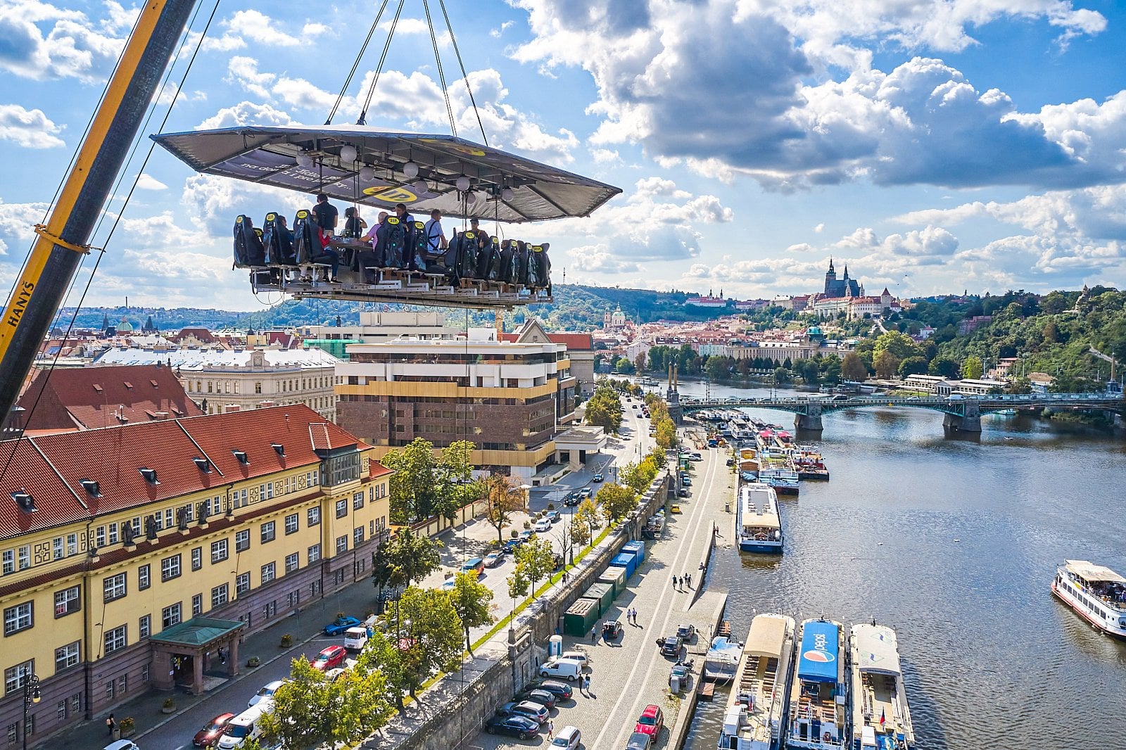 Dinner in thy Sky 2021