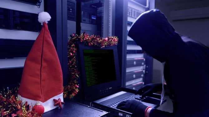 Hacker bude hackovat a krást data v datovém centru během prodlouženého víkendu nebo na Nový rok.