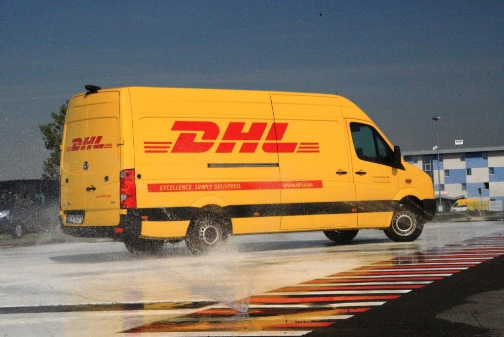 2011-02-spolec48dnost-dhl.jpg