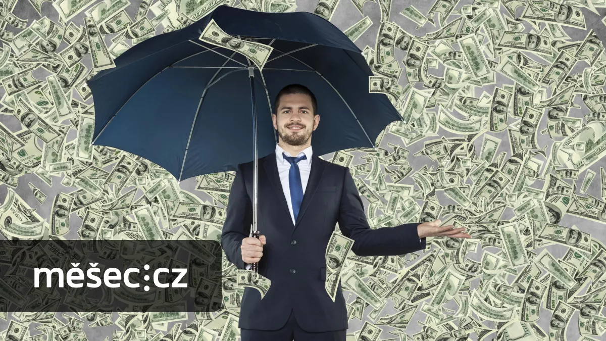 Průměrný výdělek vysokoškoláka je o více než 17 tisíc Kč vyšší než u středoškoláka