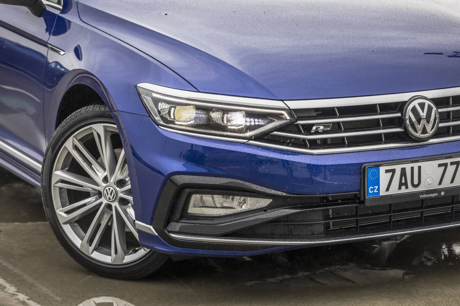 2019-11-Volkswagen-Passat-Variant-00016.jpg