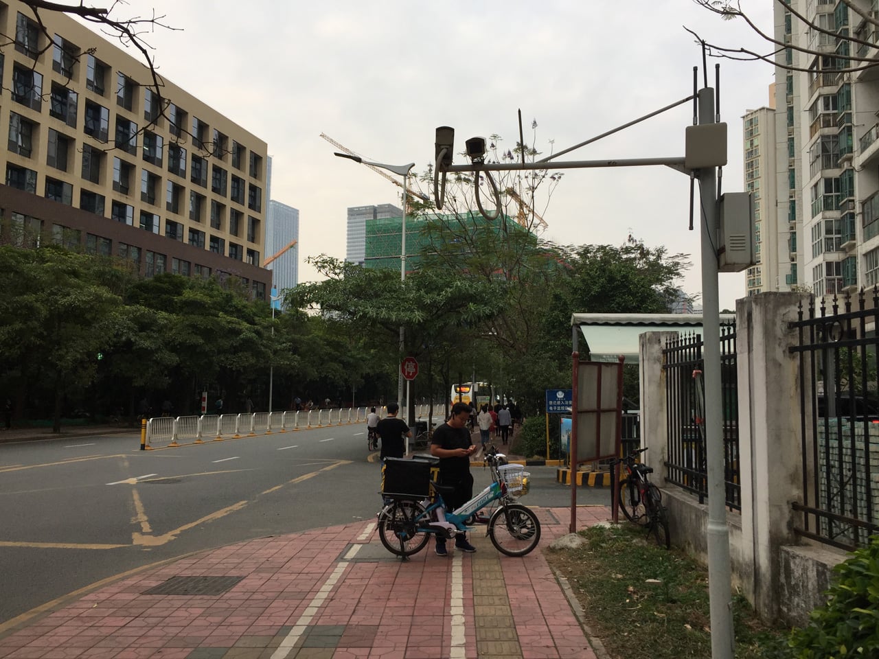 Bezpečné a chytré, nebo sledující město?