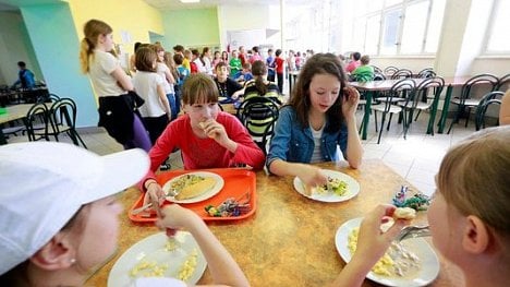 Náhledový obrázek - Plán na plošné obědy zdarma padl. Zvýší se dotace pro děti z chudých rodin