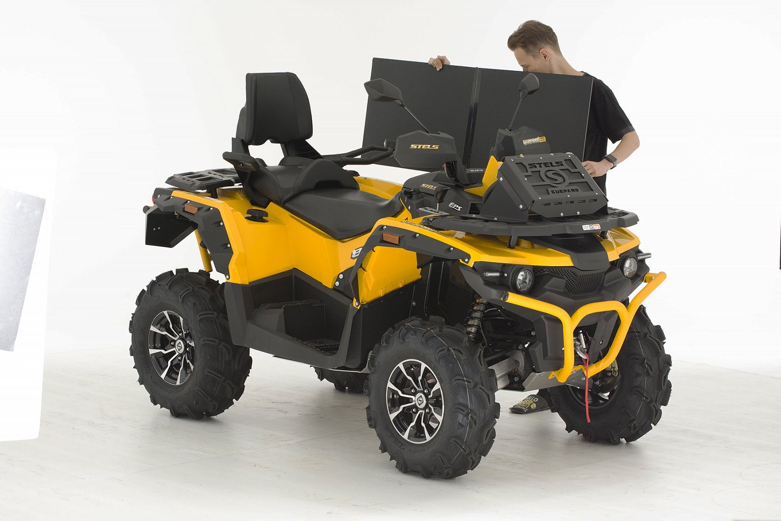 Některým e-shopům stačí mít předmět vyfotografovaný na 24 snímků.